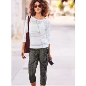 Athleta Prisma Stride Capri, Black/Granite Grey SIZE XS Style# 983394